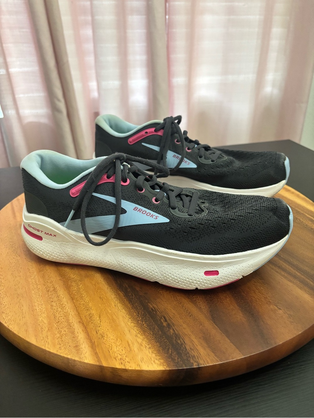 Brooks Ghost Max Women's Running Sneakers Blue and Pink Size 10